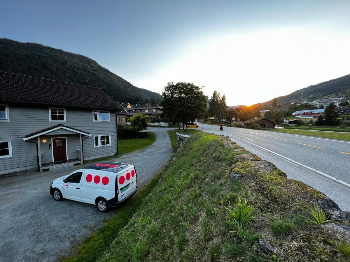 Privat Rom I Leilighet Hotel Sogndal Ngoại thất bức ảnh