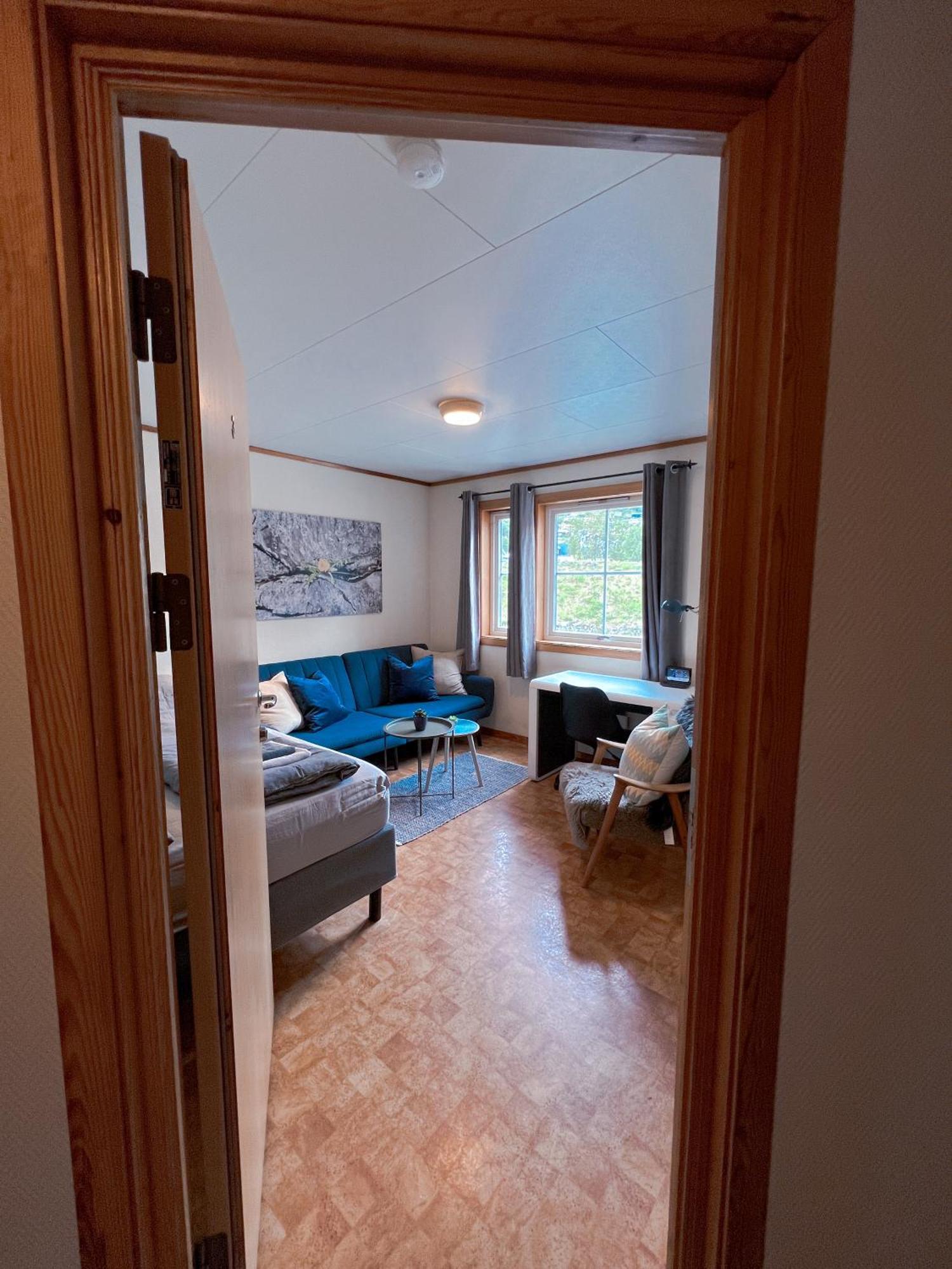 Privat Rom I Leilighet Hotel Sogndal Ngoại thất bức ảnh