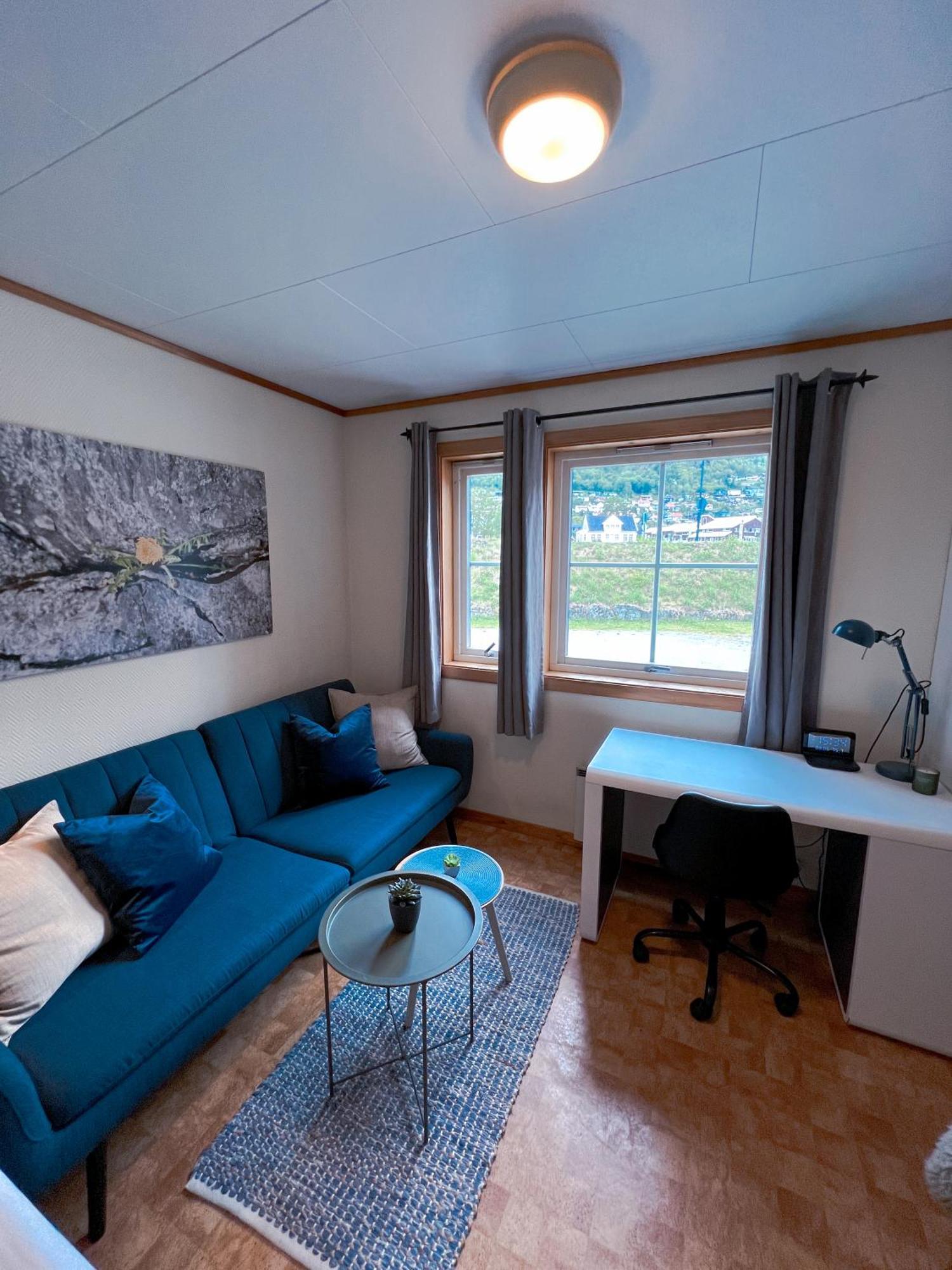 Privat Rom I Leilighet Hotel Sogndal Ngoại thất bức ảnh