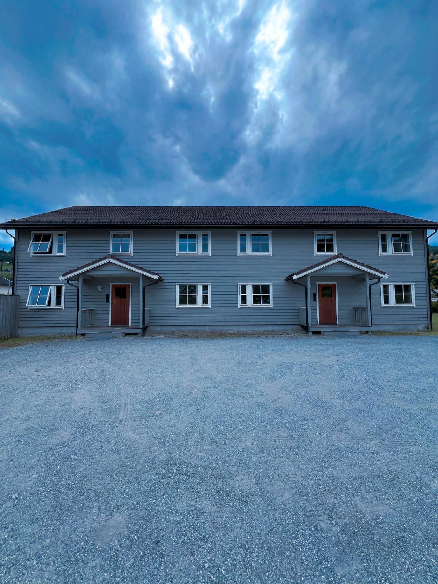 Privat Rom I Leilighet Hotel Sogndal Ngoại thất bức ảnh