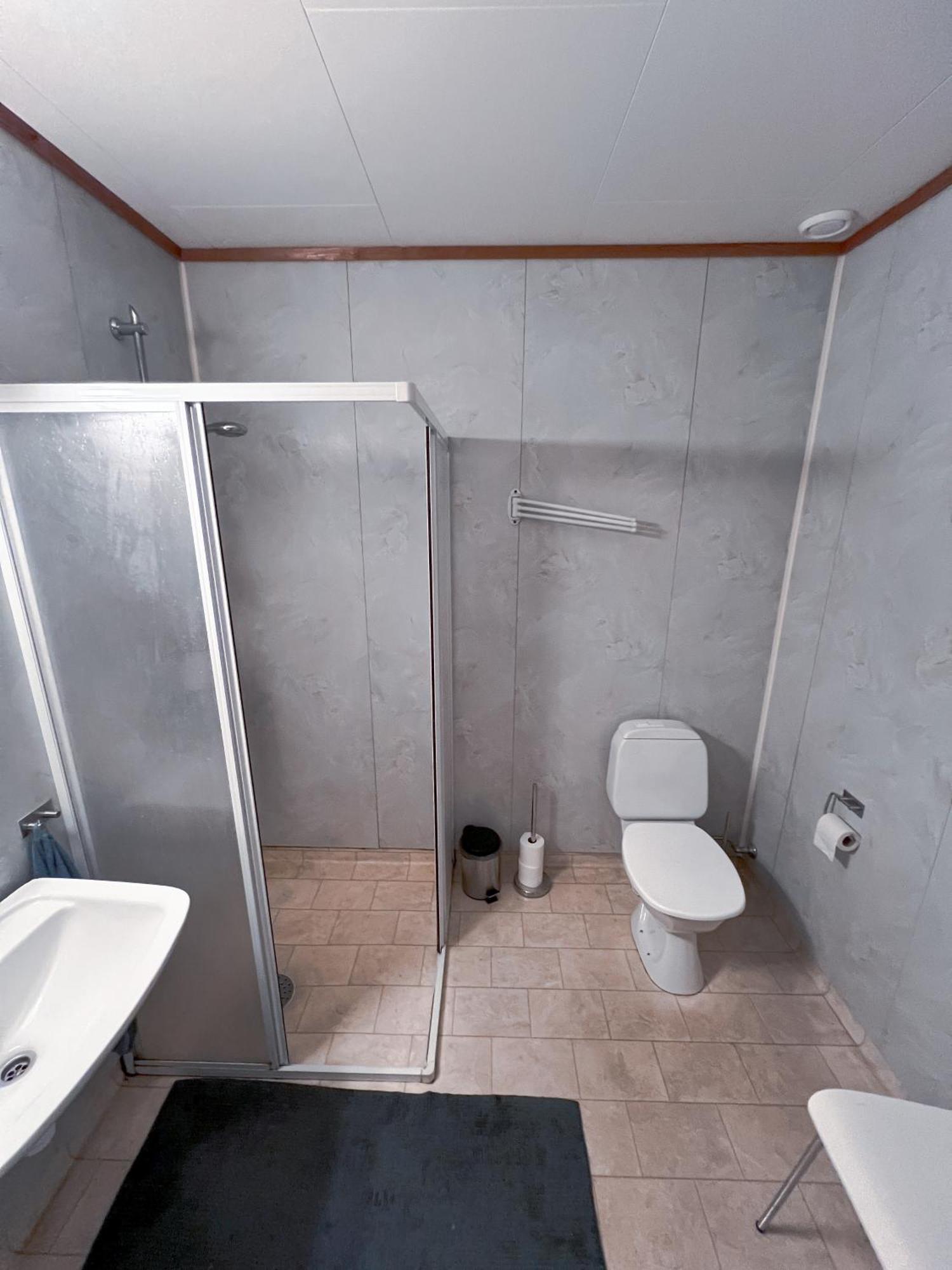 Privat Rom I Leilighet Hotel Sogndal Ngoại thất bức ảnh